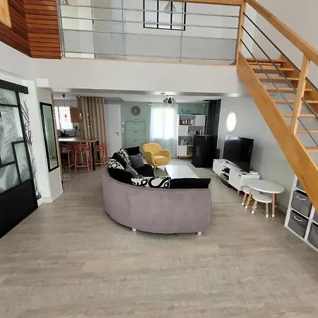 Villa Proche De La Rochelle Avec Piscine