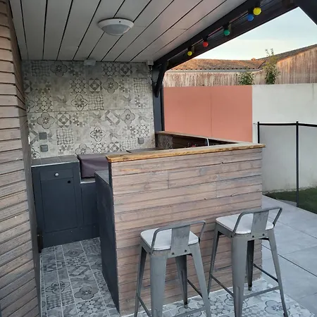 Proche De La Rochelle Avec Piscine Villa Villedoux