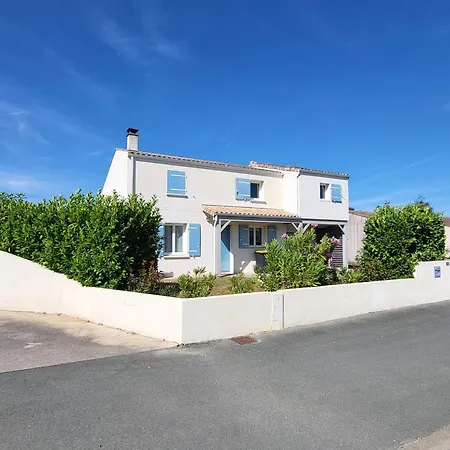 Proche De La Rochelle Avec Piscine Villa